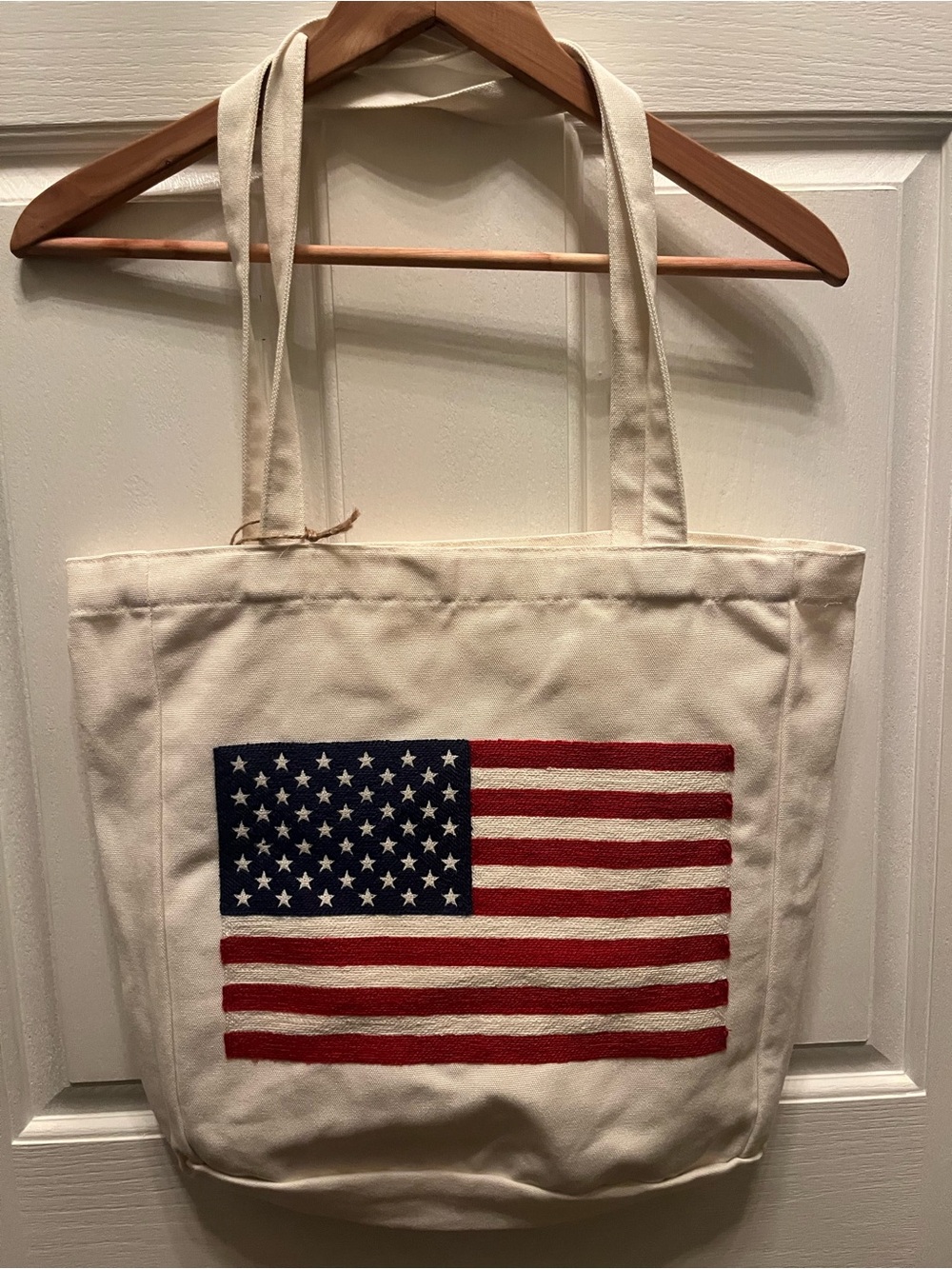 NWT CORAL RIDGE DESIGN CANVAS TOTE WITH AMERICAN FLAG